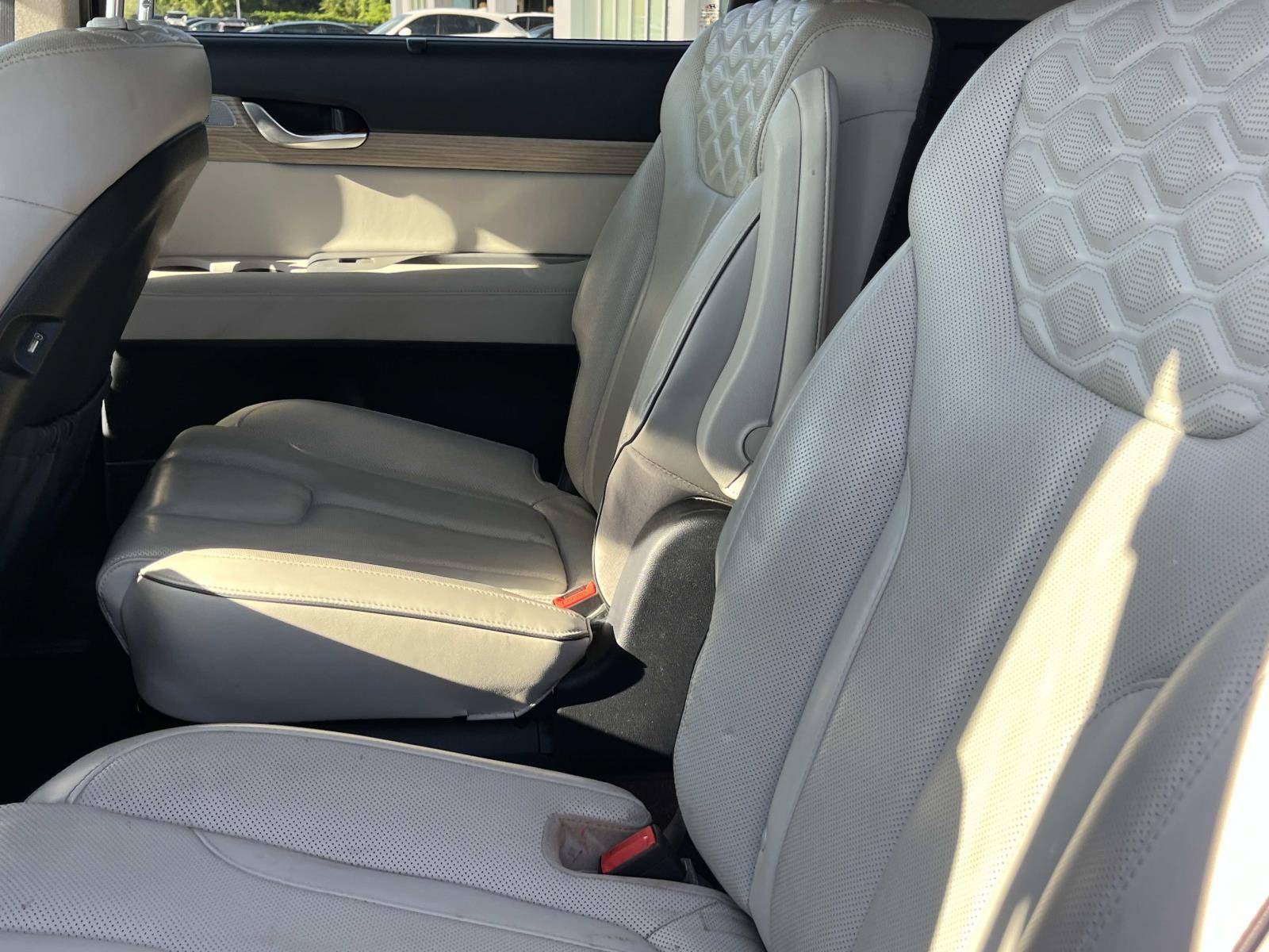Used 2022 Hyundai Palisade Limited FWD image 23