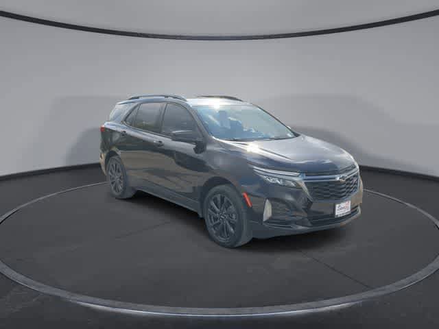Used 2023 Chevrolet Equinox RS AWD/4WD image 2