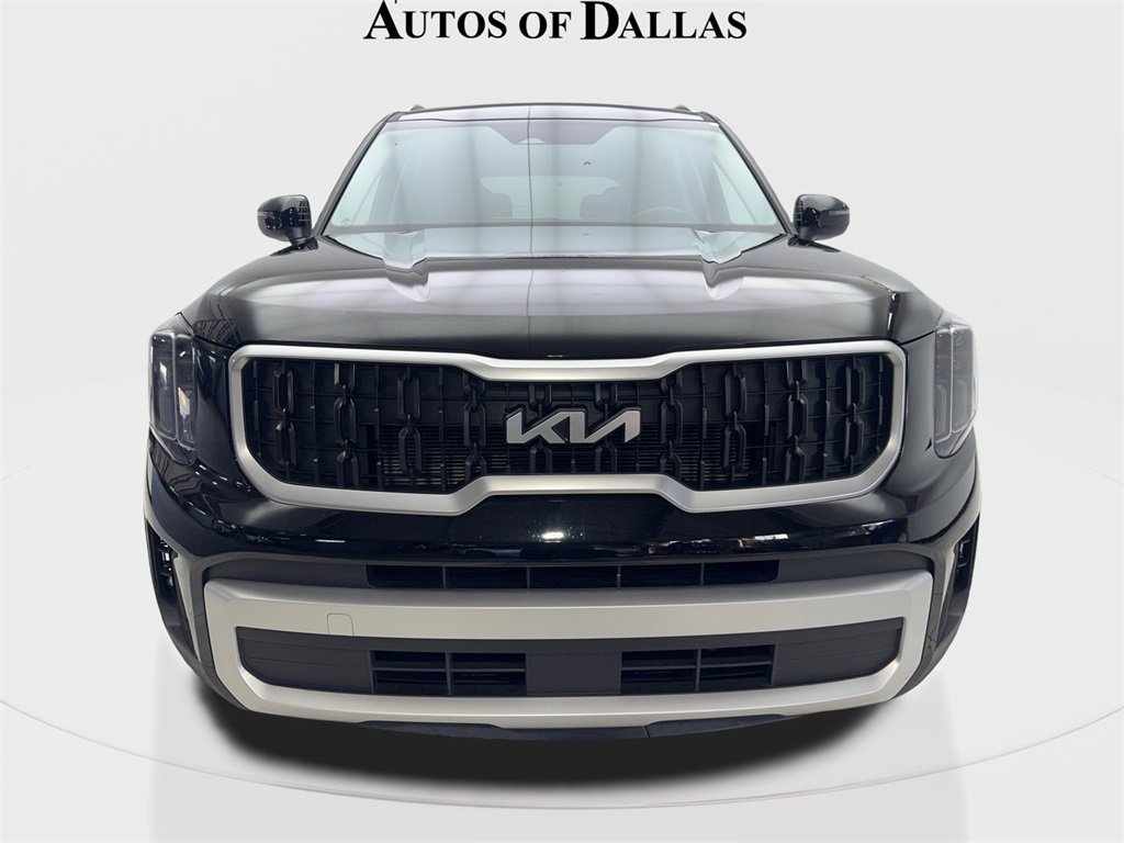 Used 2025 Kia Telluride EX w/ EX Captain's Chair Package image 3
