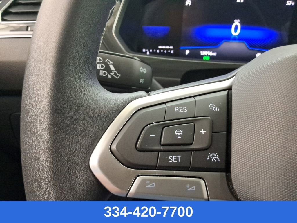 Used 2023 Volkswagen Tiguan SE image 24
