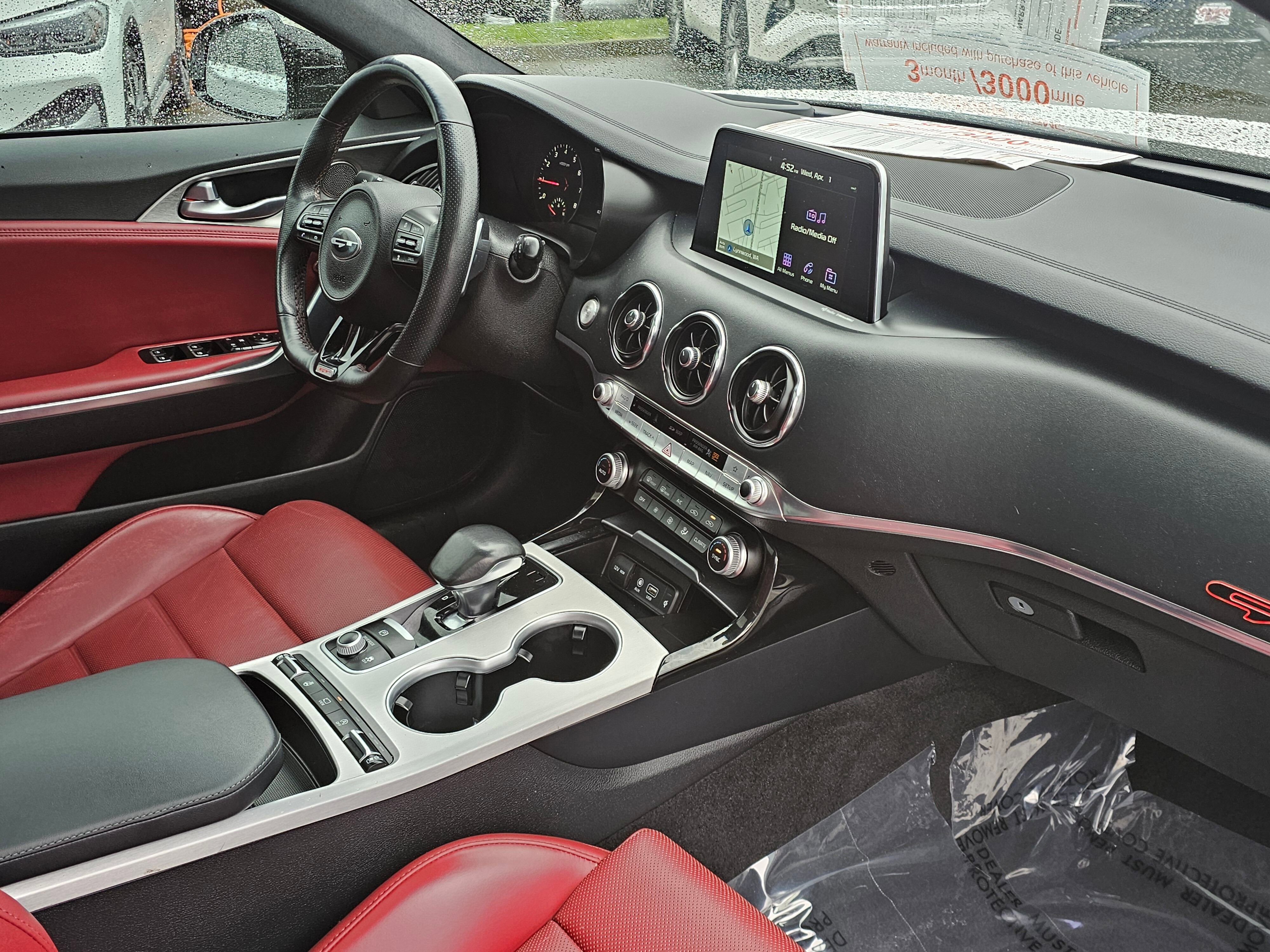 Used 2019 Kia Stinger GT2 image 10