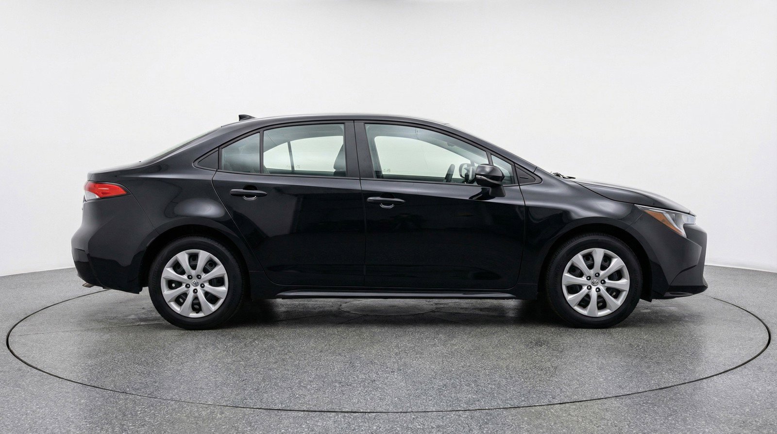 Used 2025 Toyota Corolla LE FWD image 11