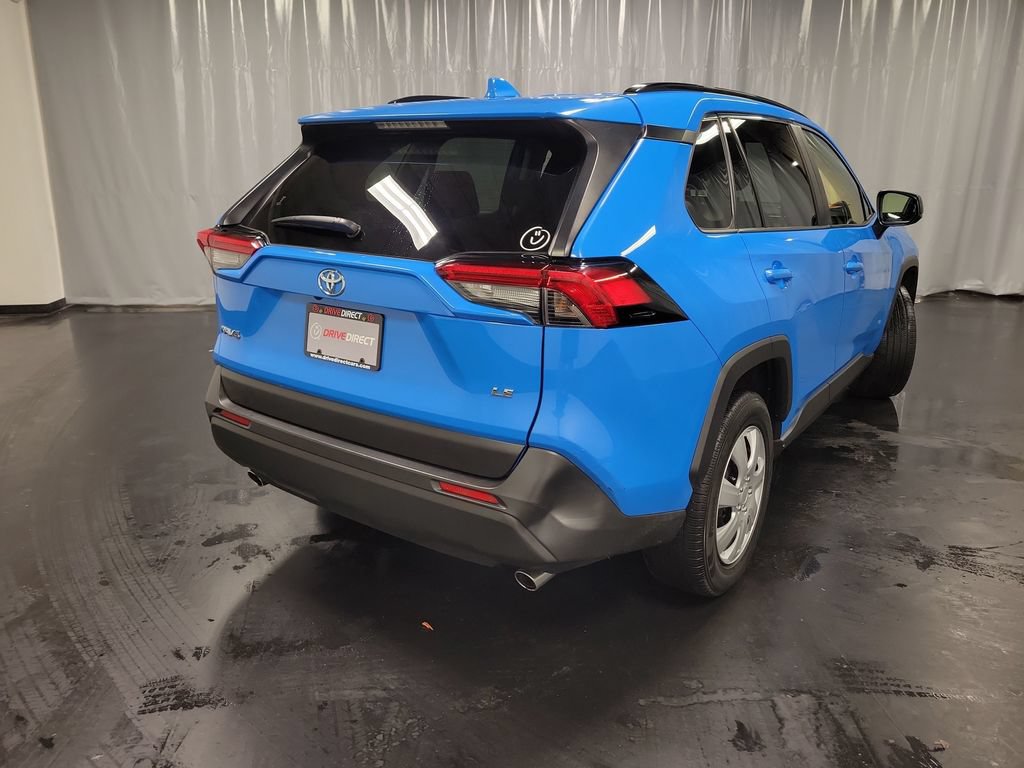 Used 2019 Toyota RAV4 LE FWD image 8