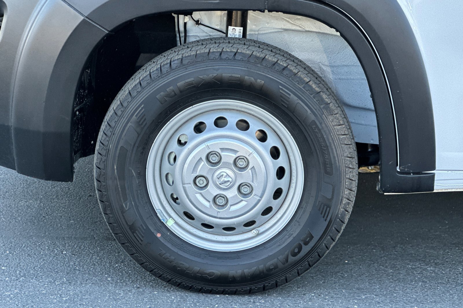 New 2025 RAM ProMaster 2500 w/ Convenience Group FWD image 25