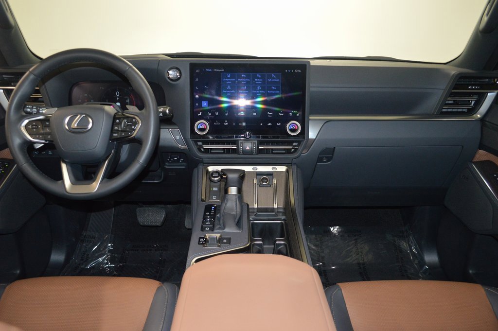 Used 2024 Lexus GX 550 w/ Accessory Package (Z1) image 37