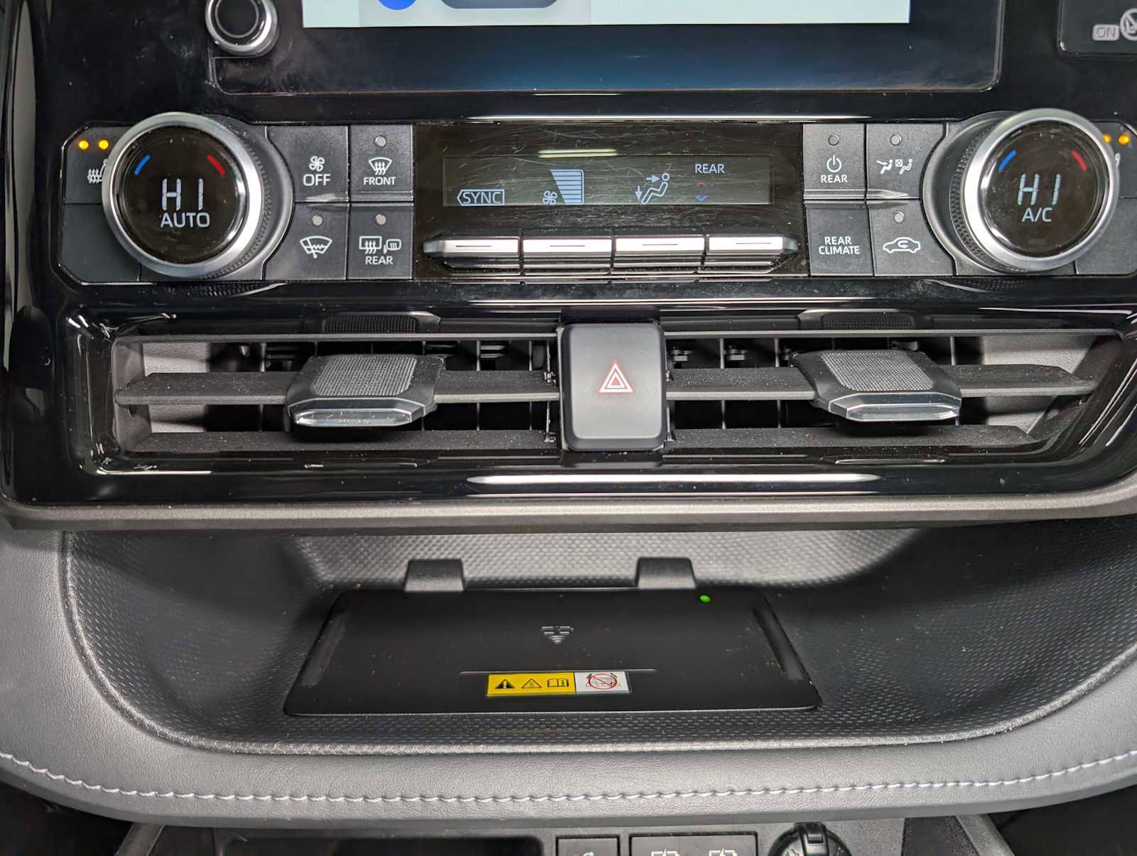 Used 2023 Toyota Highlander XLE image 36