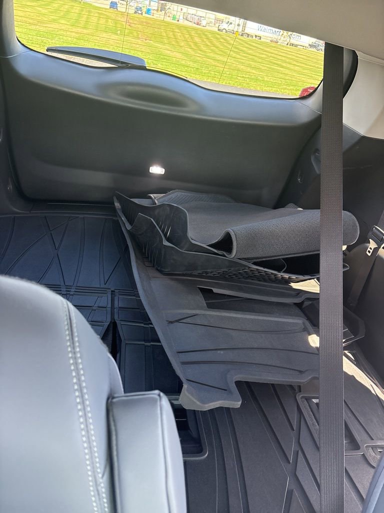 Used 2019 Buick Enclave Essence image 35