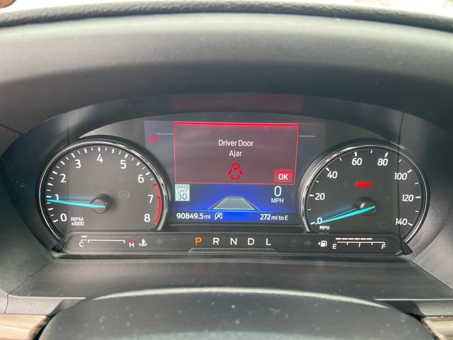 Used 2023 Ford Explorer Limited AWD/4WD image 17
