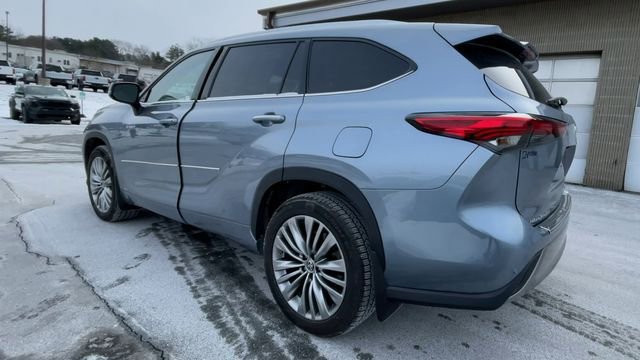 Certified 2021 Toyota Highlander Platinum image 4