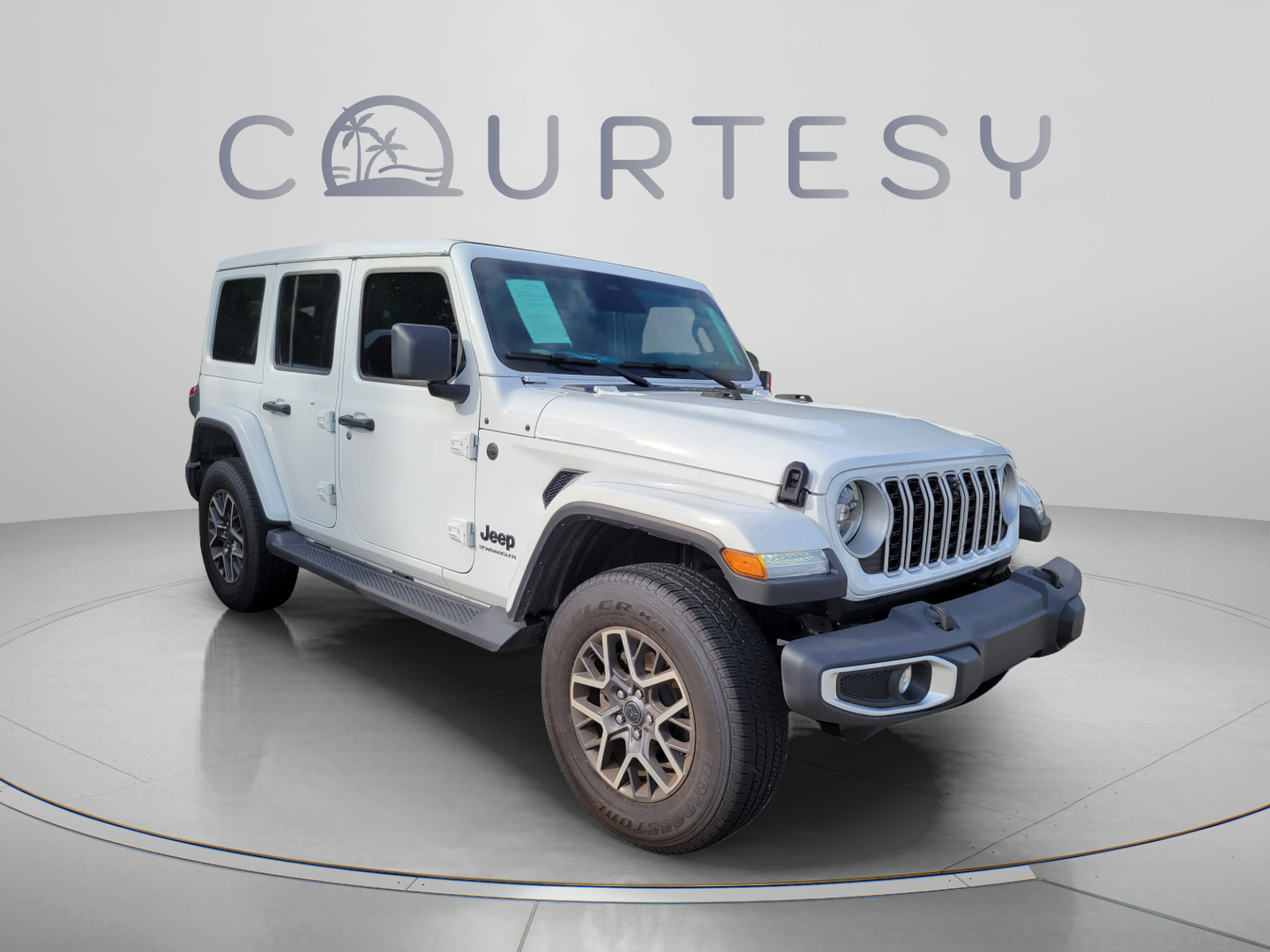 Used 2026 Jeep Wrangler Unlimited Sahara AWD/4WD image 4