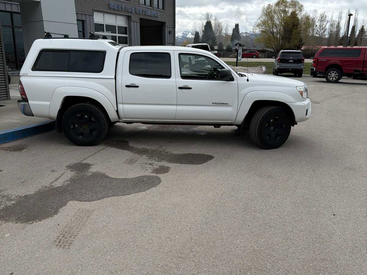 Used 2013 Toyota Tacoma 4x4 Double Cab w/ SR5 Pkg image 9