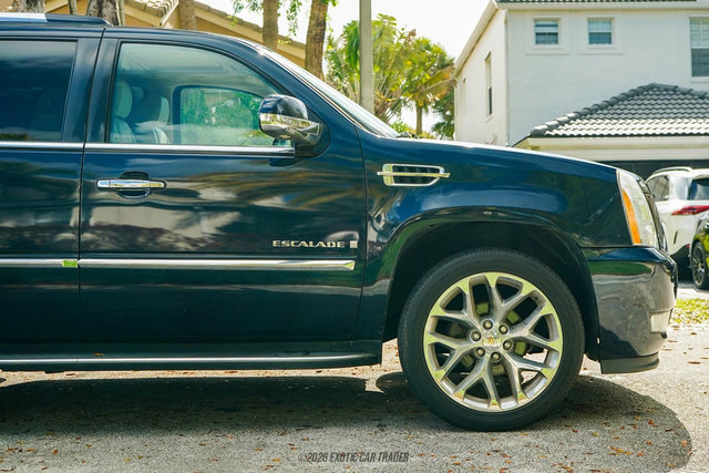 Used 2009 Cadillac Escalade AWD image 11