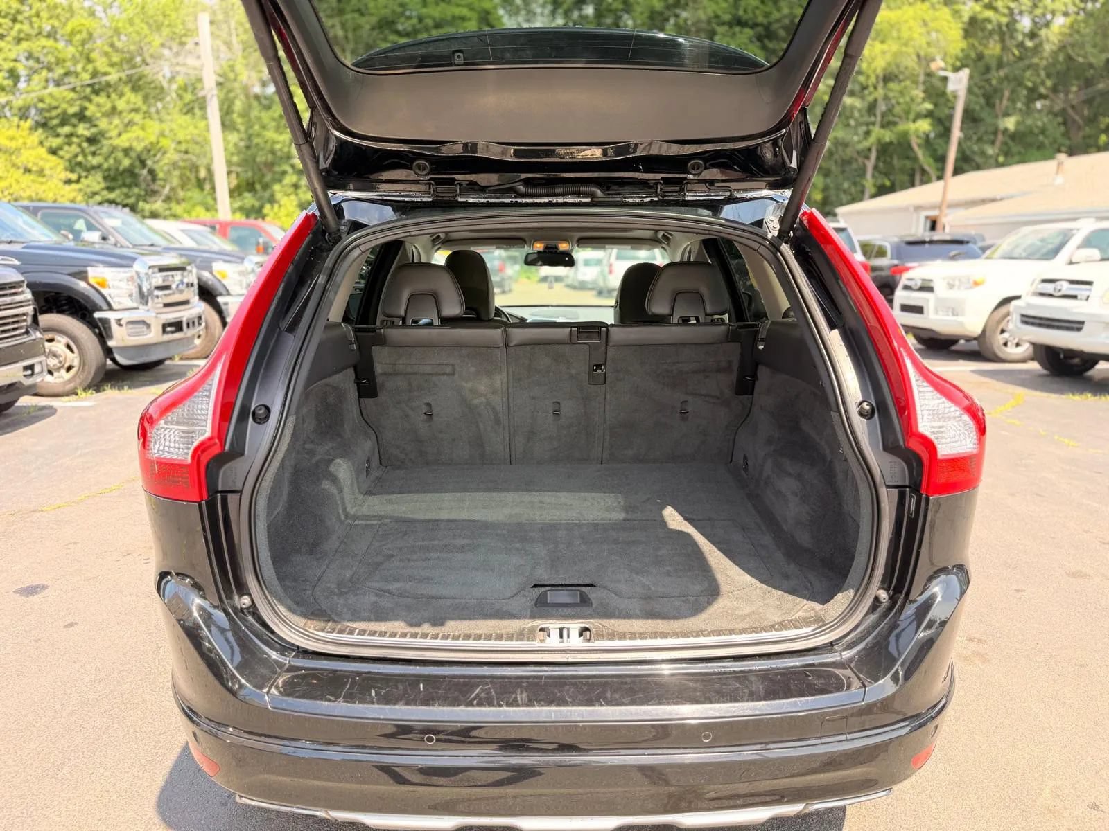 Used 2015 Volvo XC60 T6 Platinum AWD/4WD image 20