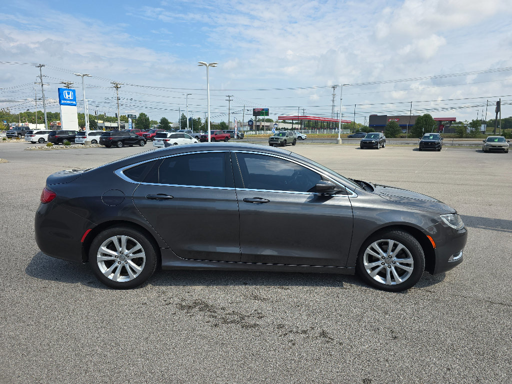 Used 2016 Chrysler 200 Limited w/ Convenience Group FWD image 5