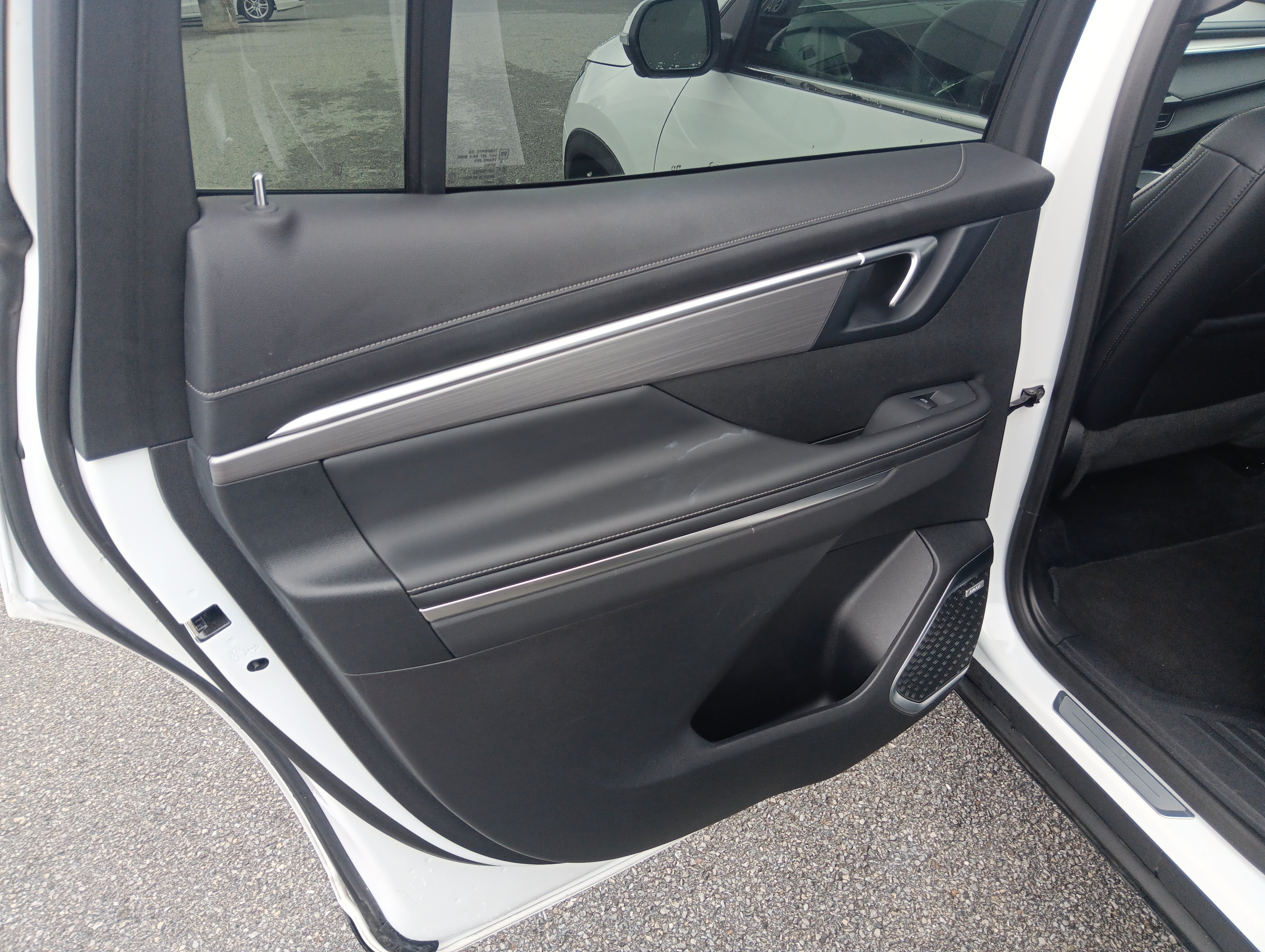Used 2025 Buick Enclave Preferred FWD image 17