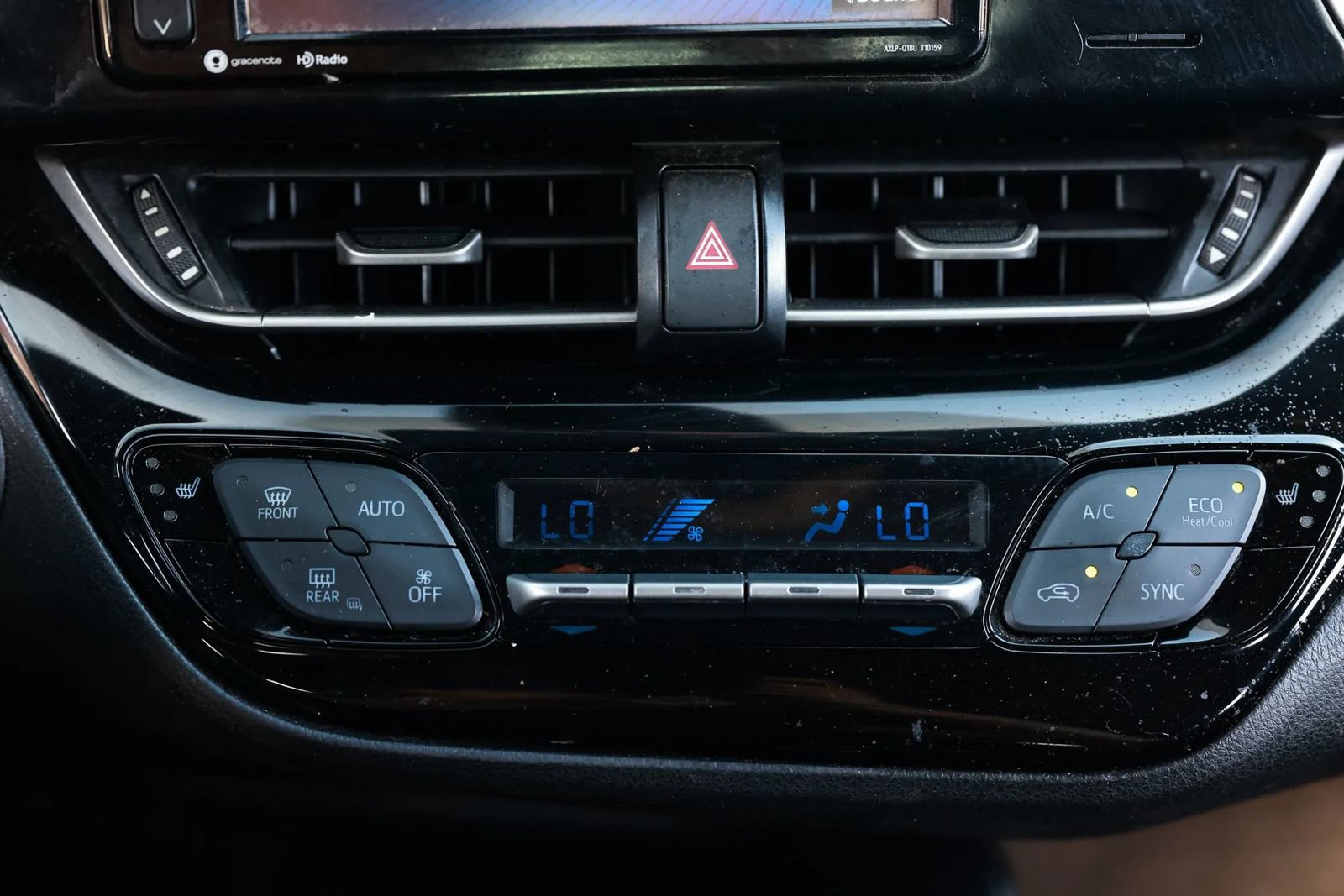 Used 2018 Toyota C-HR XLE FWD image 32
