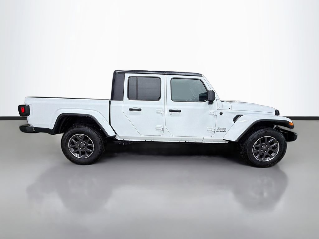 Used 2023 Jeep Gladiator Overland image 2