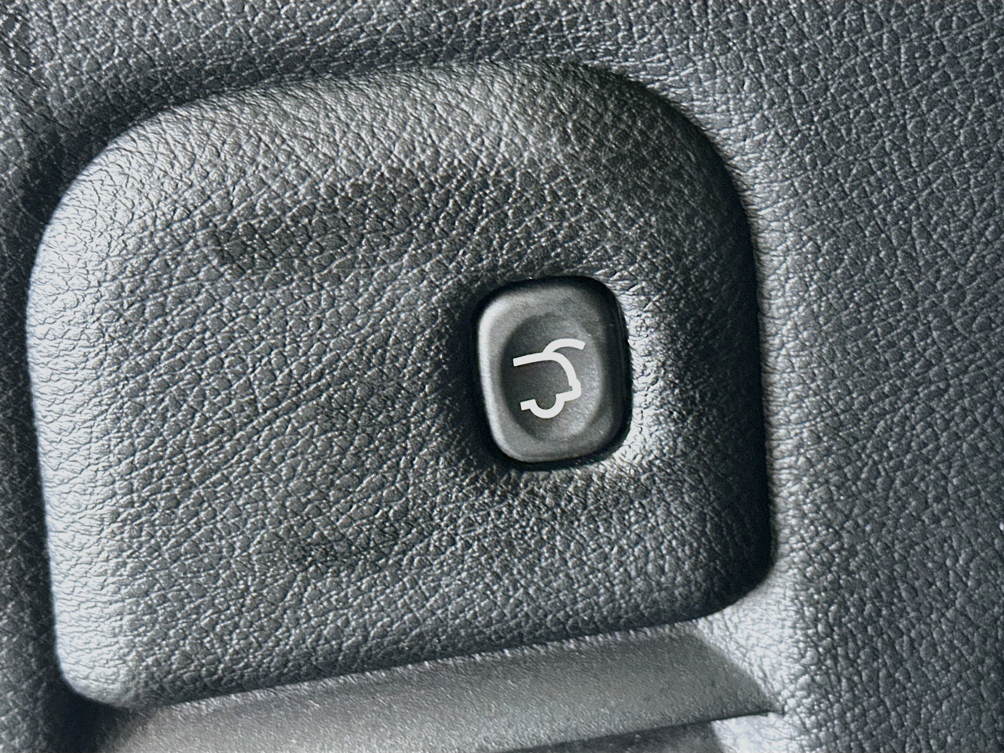 Used 2025 Dodge Durango GT RWD image 31