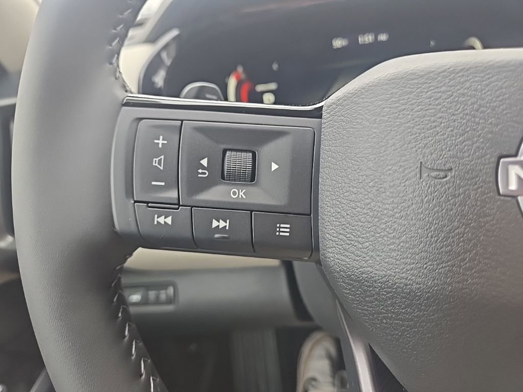 New 2026 Nissan Pathfinder SL image 16