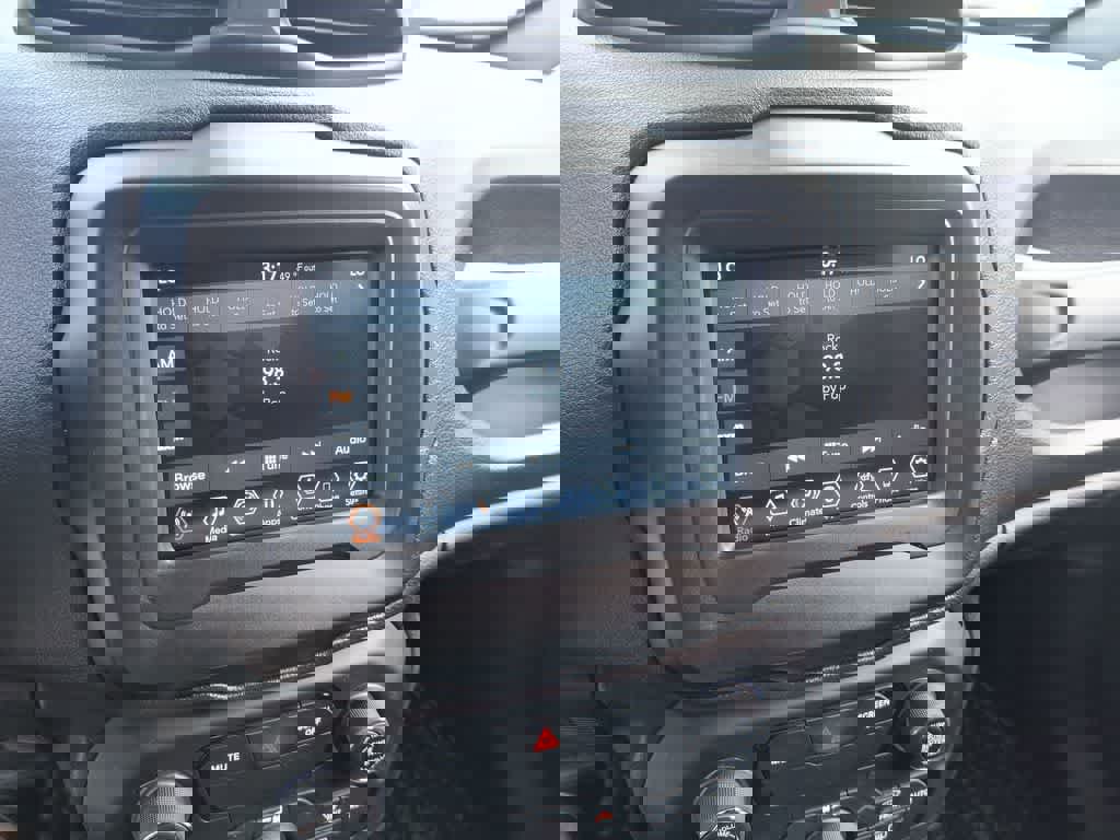 Used 2020 Jeep Renegade Altitude image 16