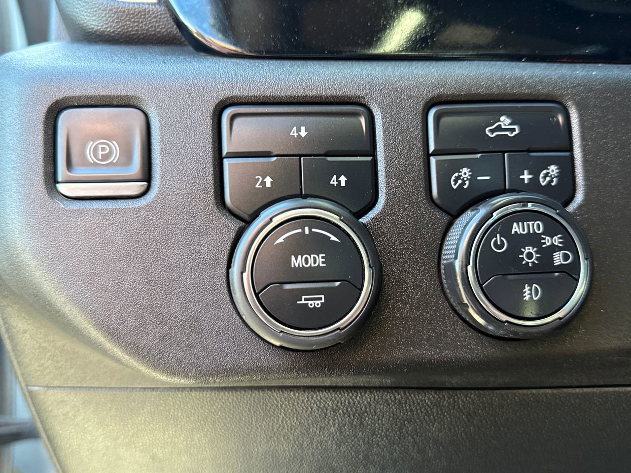 Used 2024 Chevrolet Silverado 3500 LT w/ Convenience Package image 17