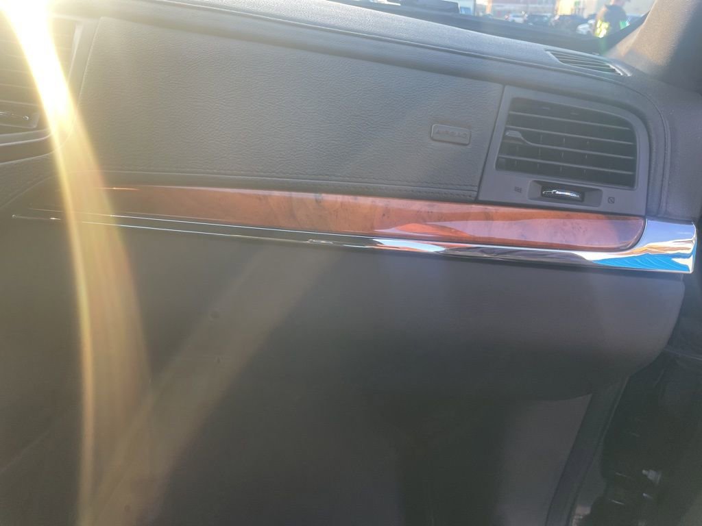 Used 2014 Lincoln MKS image 29