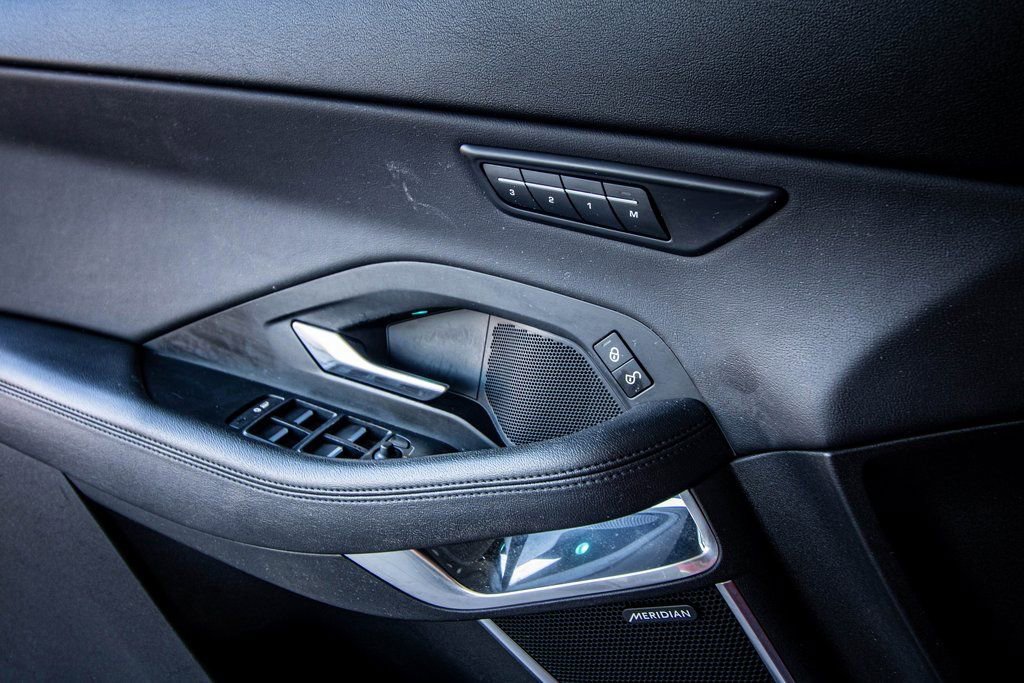 Used 2018 Jaguar E-PACE SE image 25