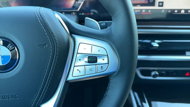 New 2026 BMW X7 xDrive40i w/ Premium Package image 16