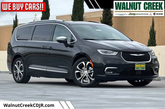 New 2026 Chrysler Pacifica Pinnacle w/ Trailer Tow Group