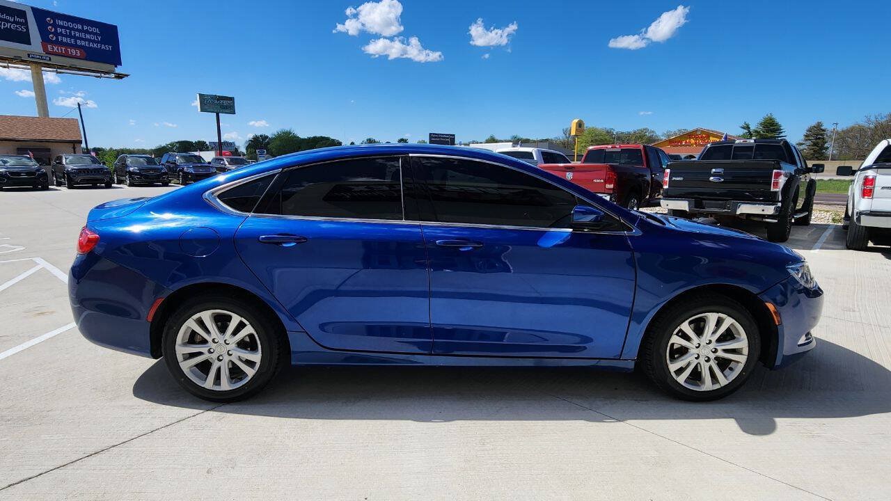 Used 2016 Chrysler 200 Limited FWD image 7