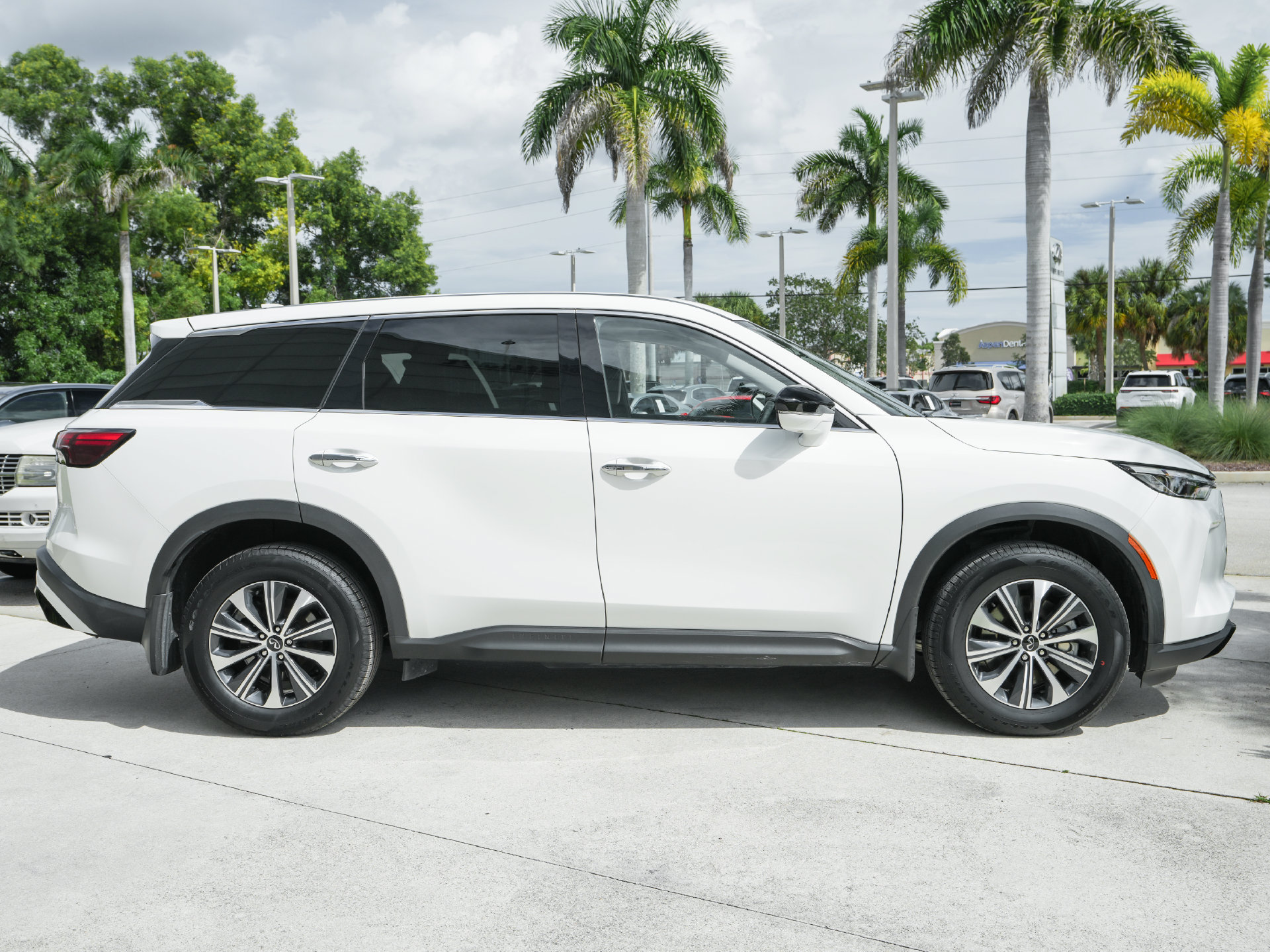 Used 2024 INFINITI QX60 Pure FWD image 29