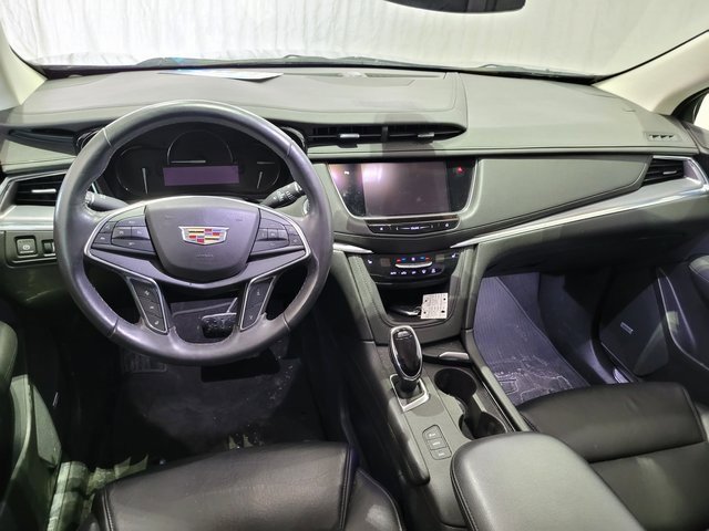 Used 2018 Cadillac XT5 Luxury w/ Driver Awareness Package image 4