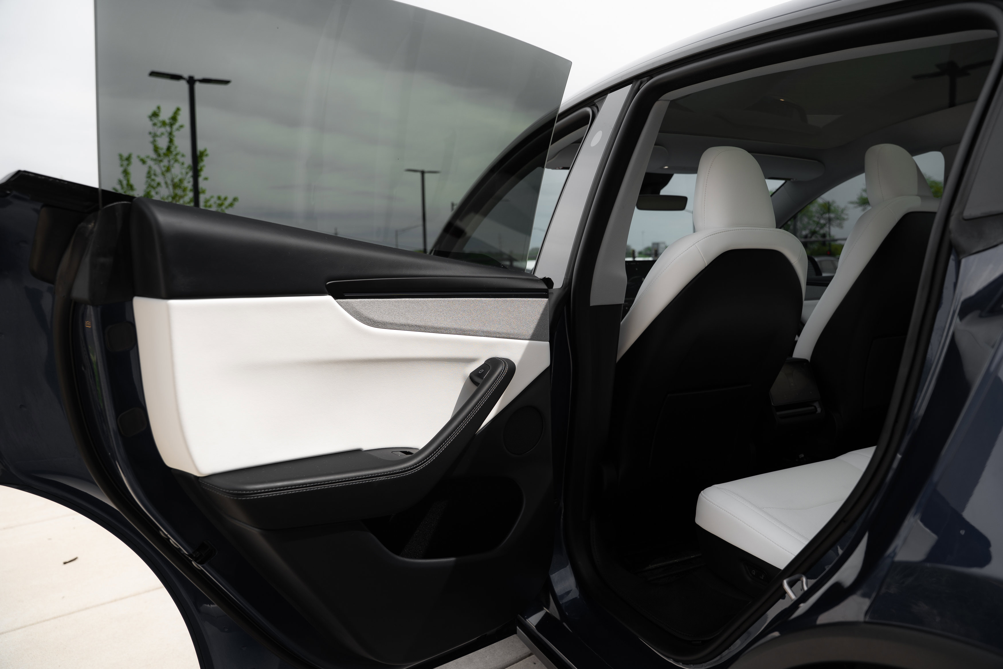 Used 2026 Tesla Model Y Long Range AWD/4WD image 27