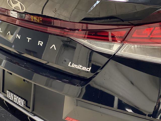 New 2026 Hyundai Elantra Limited image 32