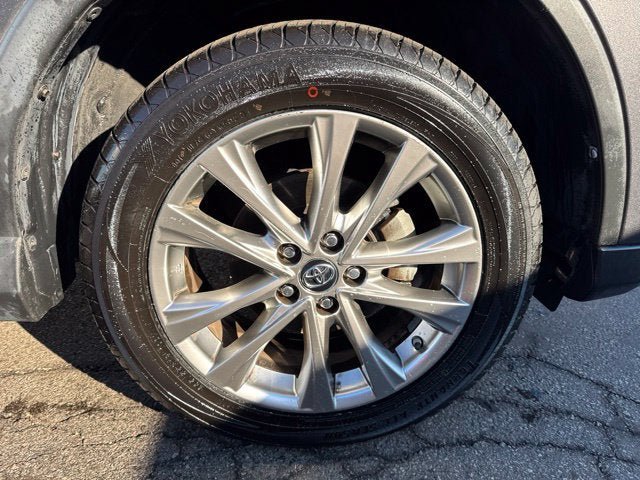 Used 2016 Toyota RAV4 Limited FWD image 32