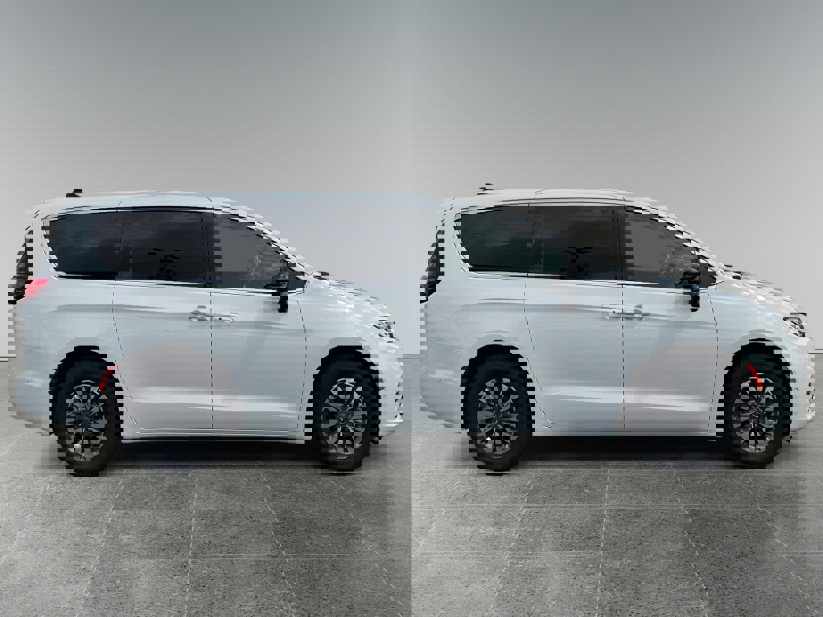 New 2025 Chrysler Pacifica Select FWD image 6