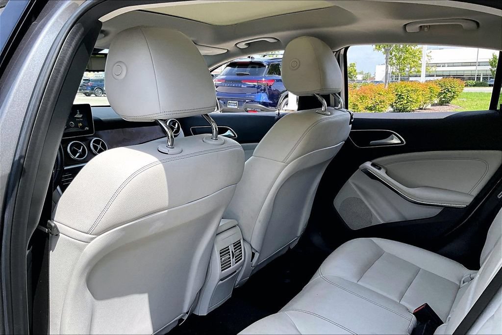 Used 2016 Mercedes-Benz GLA 250 4MATIC image 31
