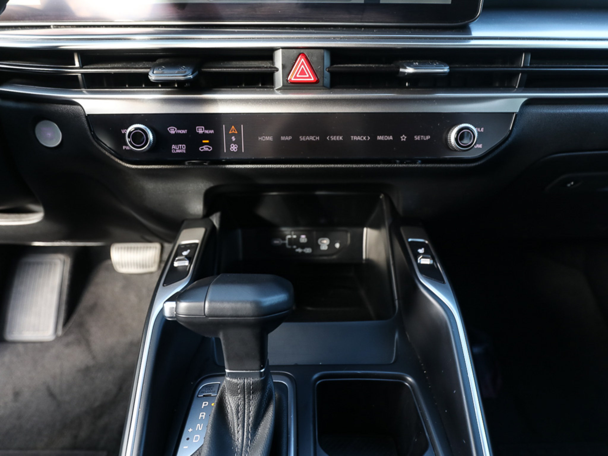 Certified 2025 Kia Sorento S AWD/4WD image 19