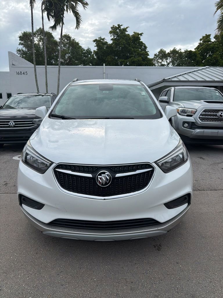Used 2021 Buick Encore Preferred w/ Safety Package FWD image 1