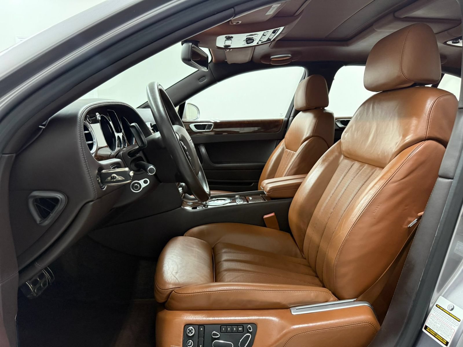 Used 2006 Bentley Flying Spur Flying Spur AWD/4WD image 38