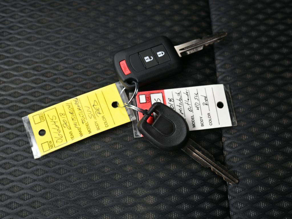Used 2018 Mitsubishi Outlander ES image 34