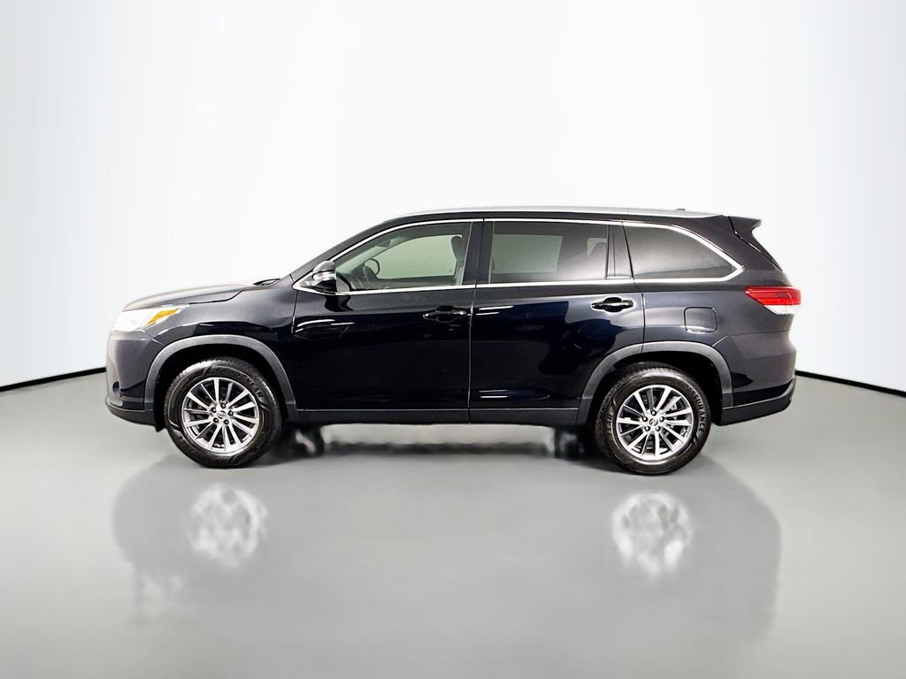 Used 2019 Toyota Highlander XLE image 8