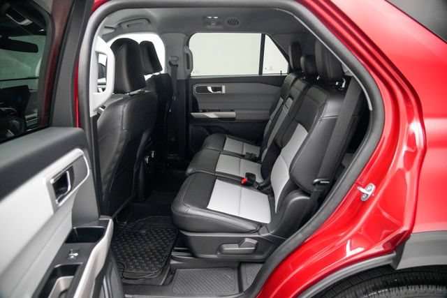 Used 2024 Ford Explorer XLT w/ Equipment Group 202A AWD/4WD image 25