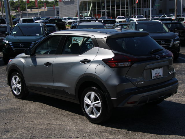 Certified 2025 Nissan Kicks Play S FWD image 3