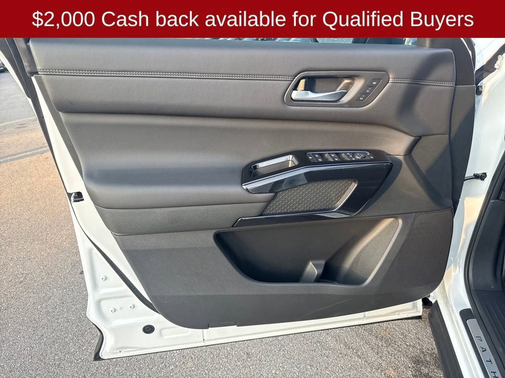 New 2026 Nissan Pathfinder Platinum image 11