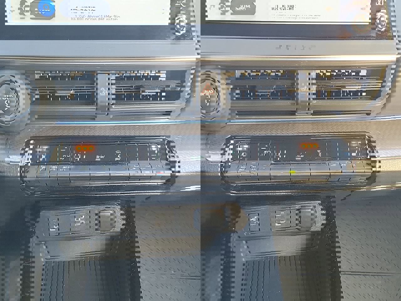 Used 2024 Toyota Prius XLE image 18