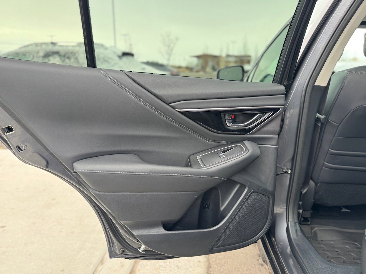 Used 2023 Subaru Outback Limited image 36