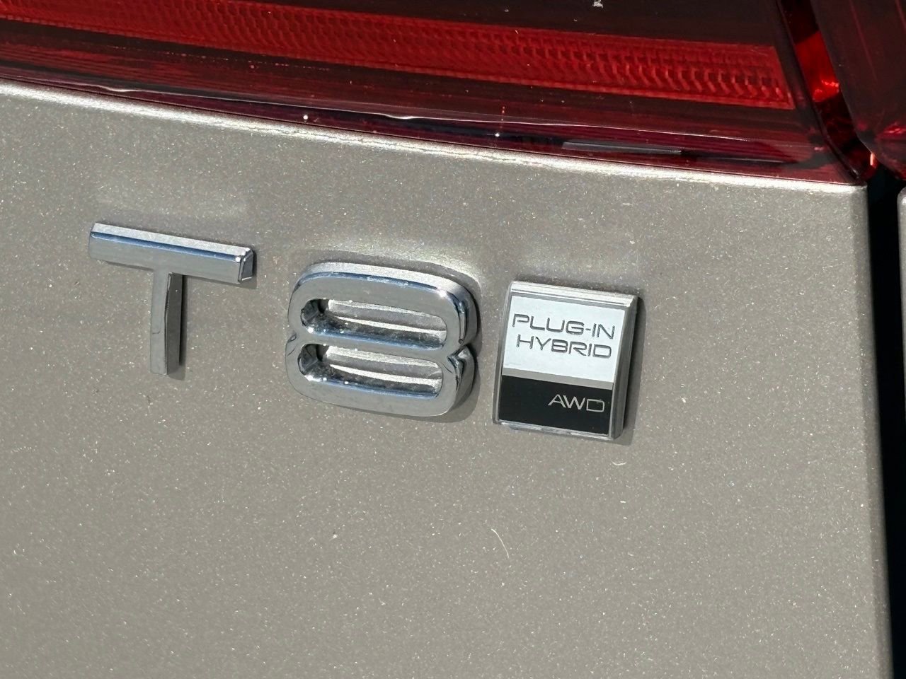 New 2026 Volvo XC60 T8 Plus w/ Protection Package Premier image 9