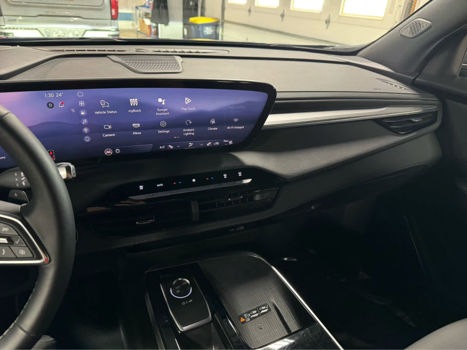 Certified 2025 Buick Enclave Preferred image 18