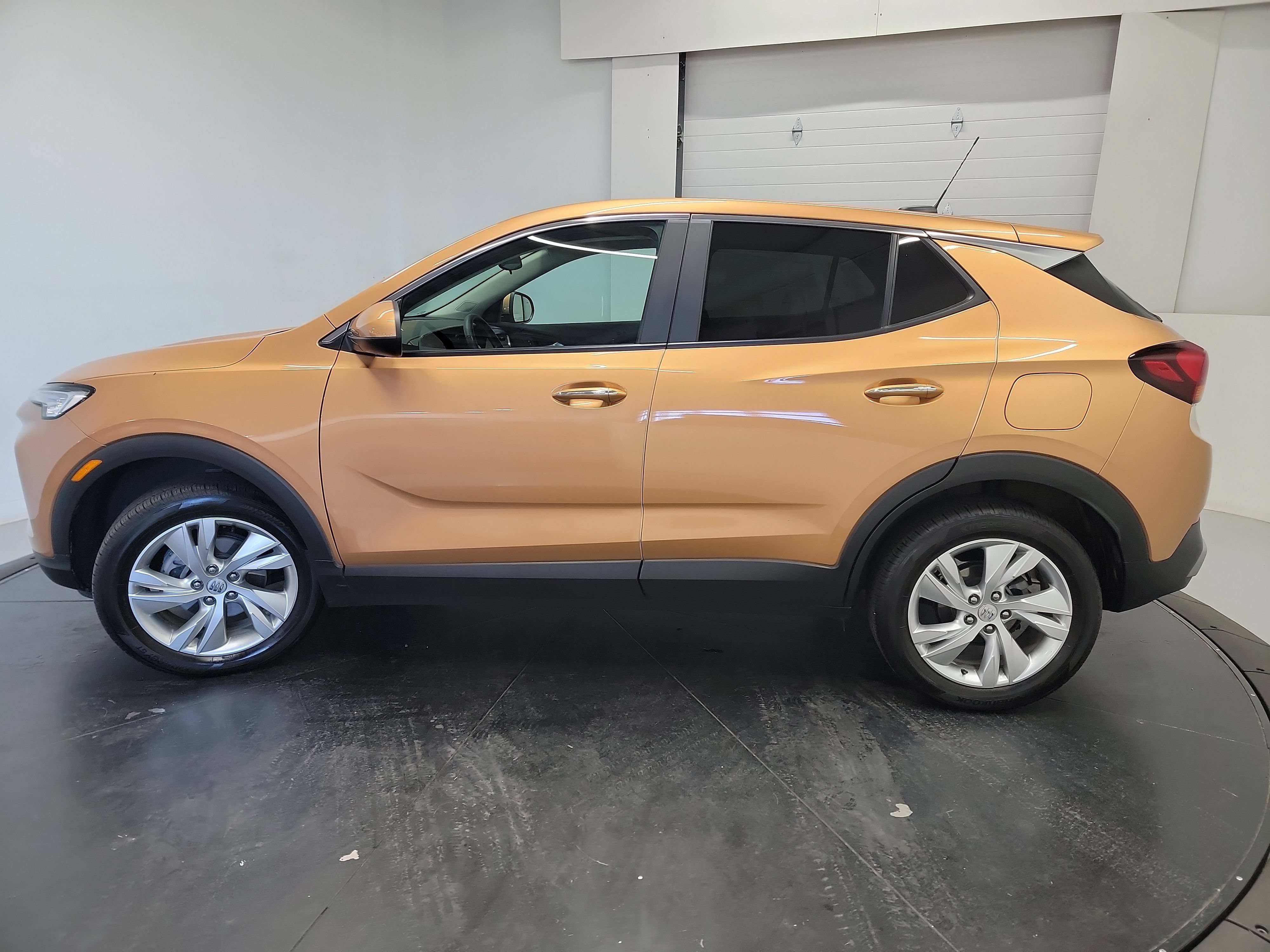 Used 2024 Buick Encore GX Preferred AWD/4WD image 4